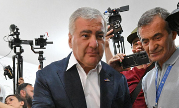 Лидер "Сильной Армении" заявил, что продолжит инвестиции в республику