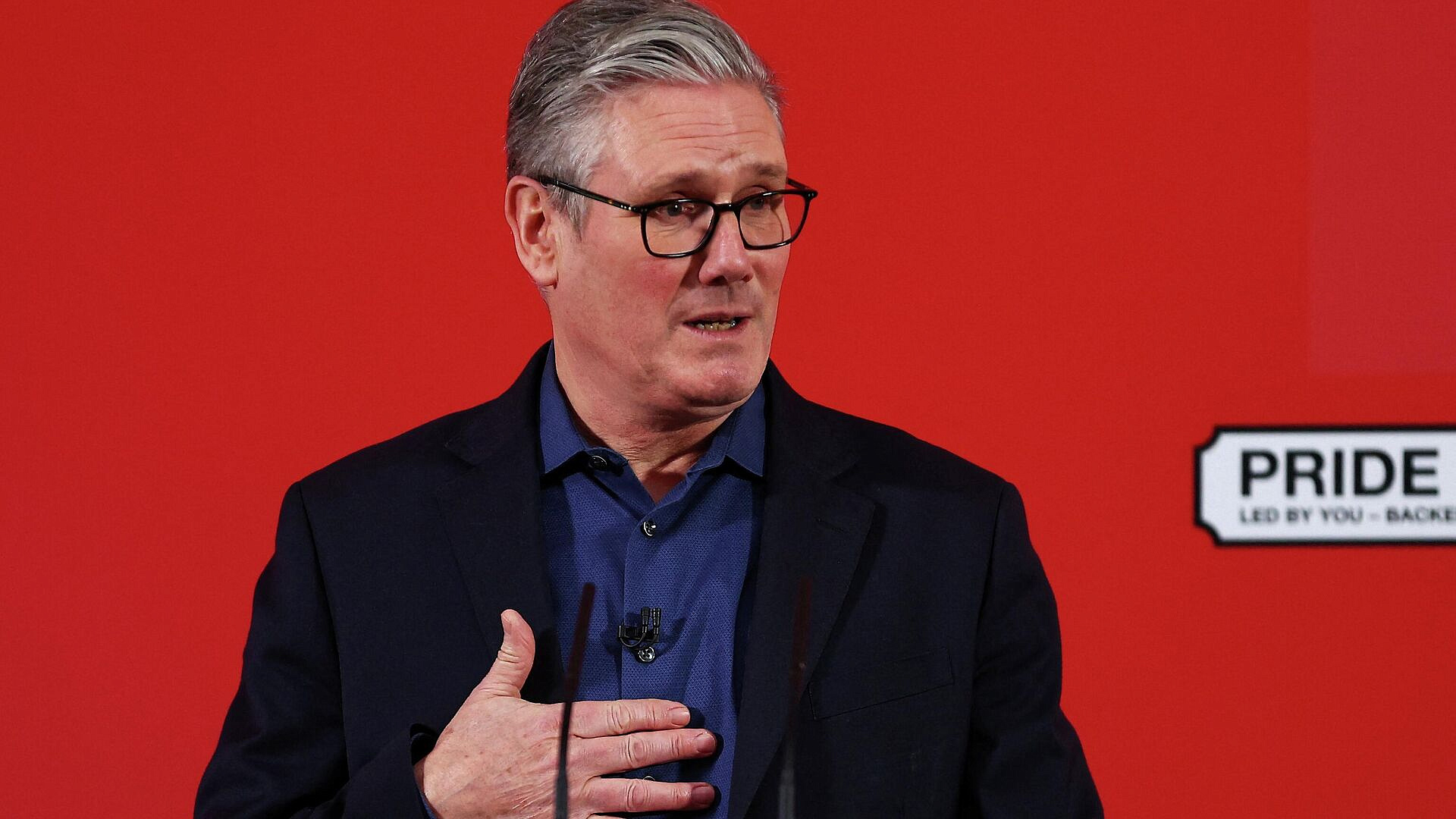 Стармер осудил совладельца "МЮ" за слова о колонизации Британии