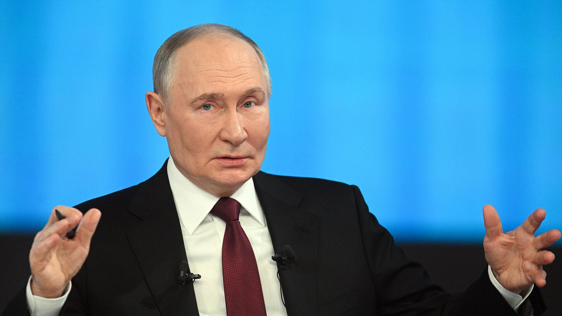 Путин исполнил желание девочки, мечтающей стать пилотом