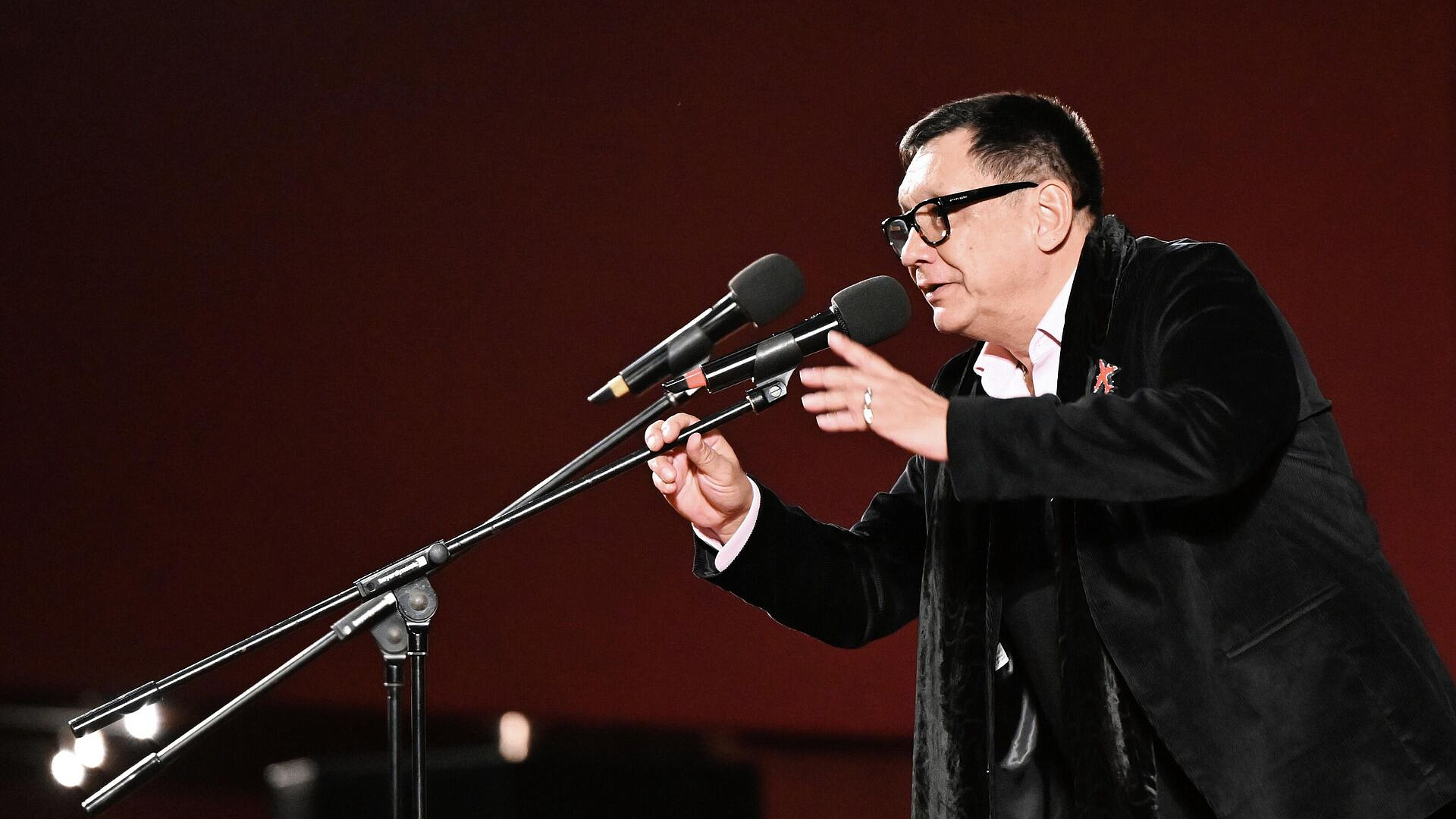 Интервью с военачальником ляжет в основу фильма Кончаловского о Донбассе