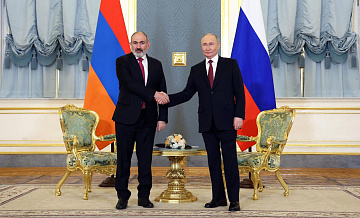 Путин проведет переговоры с Пашиняном на полях саммита БРИКС