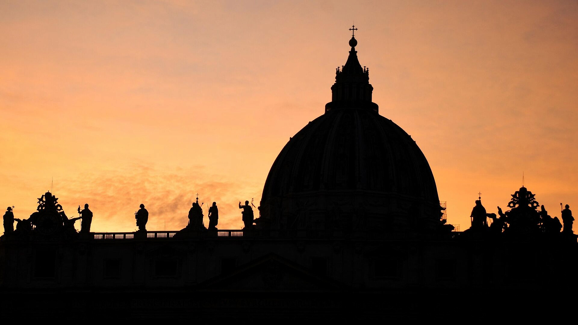 Ватикан выступил за решение конфликтов путем мирных переговоров