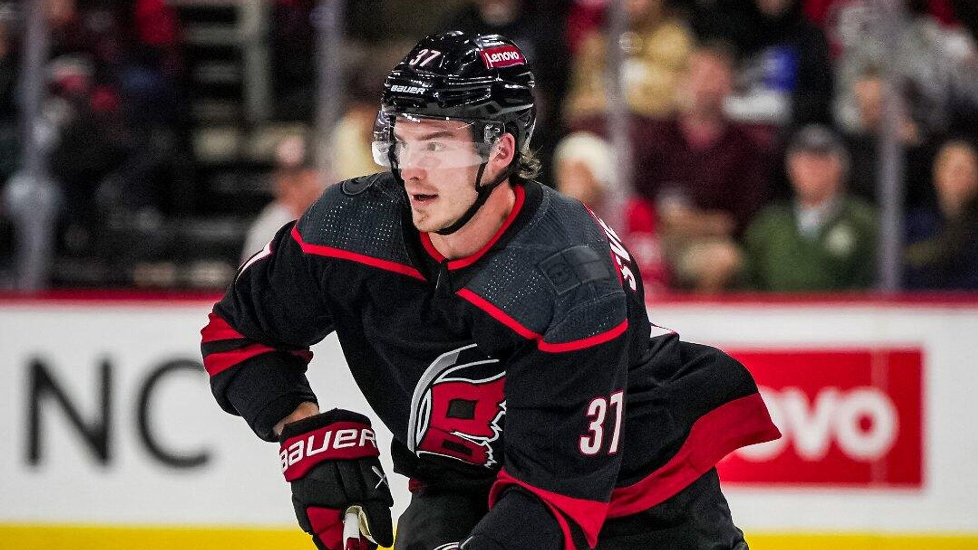 Гол Свечникова принес "Каролине" победу над "Рейнджерс"