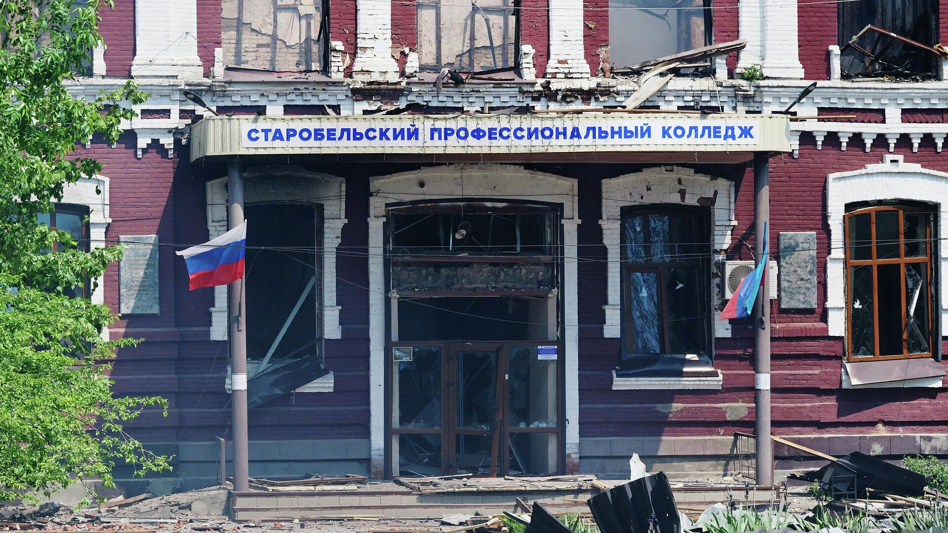 Следователи СК больше суток работают на месте удара ВСУ в Старобельске