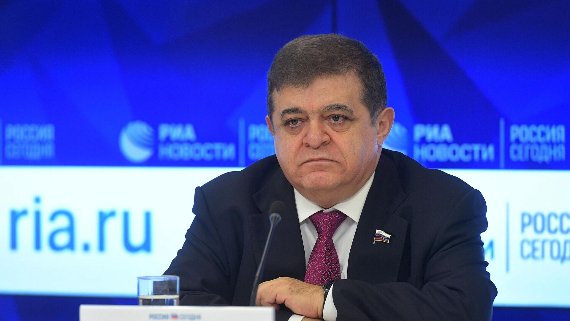 Сенатор объяснил отказ посольств ЕС эвакуироваться из Киева