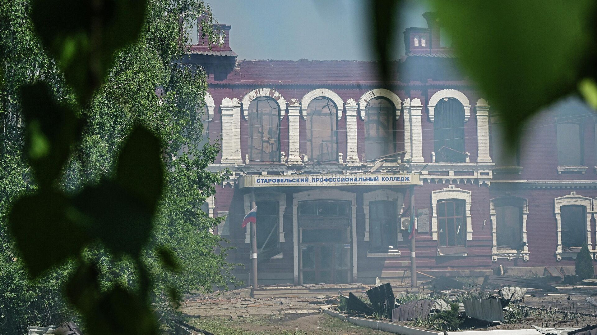 Число пострадавших при атаке ВСУ на колледж в ЛНР увеличилось до 44
