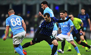 Дубль Мактоминея принес "Наполи" ничью в матче с "Интером" в Серии А