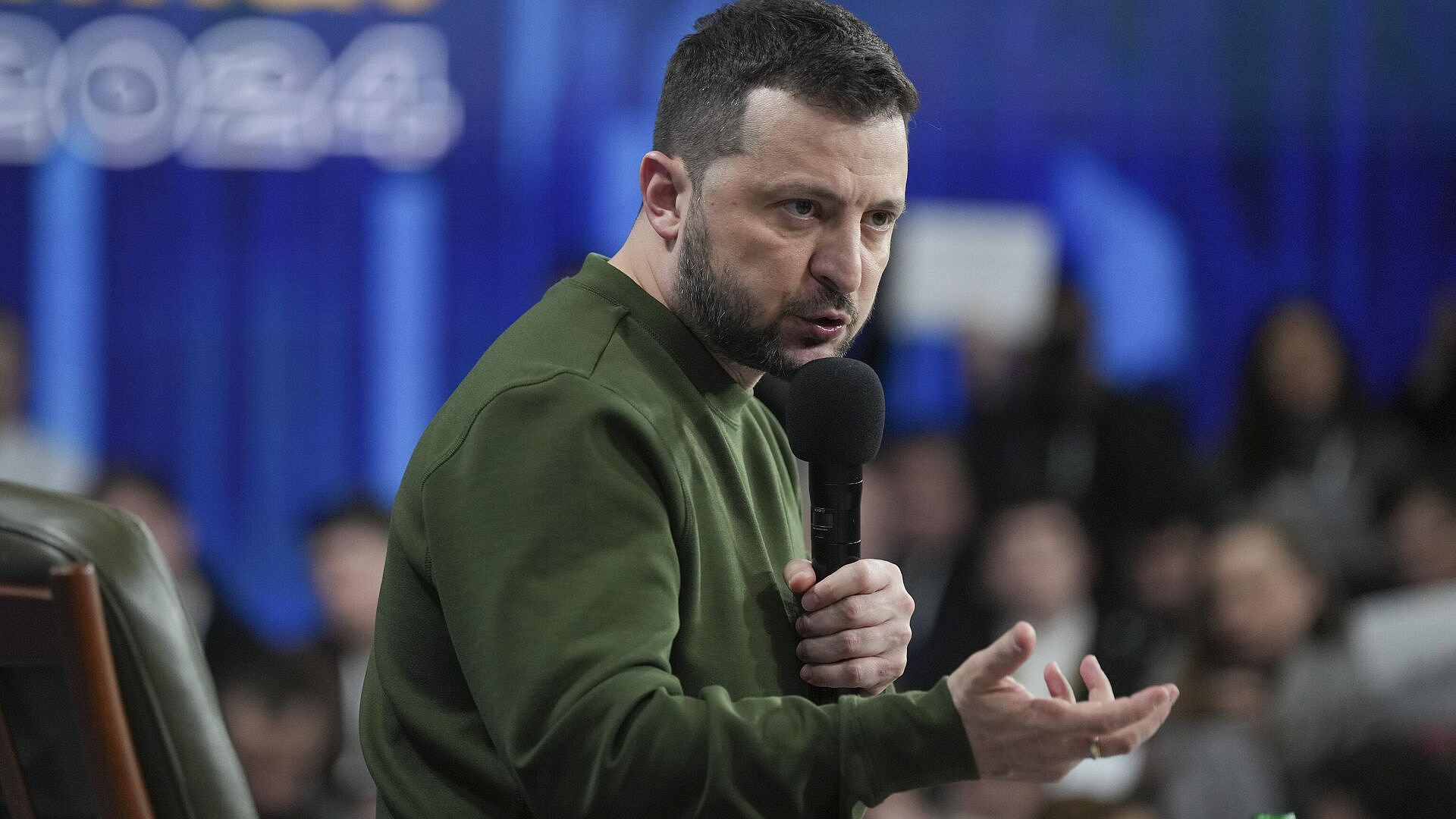 Прекрати сейчас же. Воинственное заявление Зеленского вызвало гнев в Сети