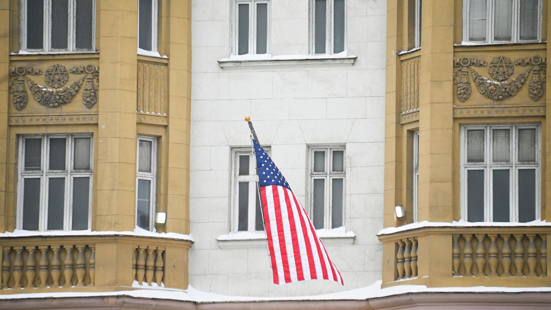 Обстановка у посольств Израиля и США спокойная