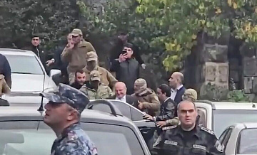 Суд в Армении продлил арест мэру Гюмри Гукасяну