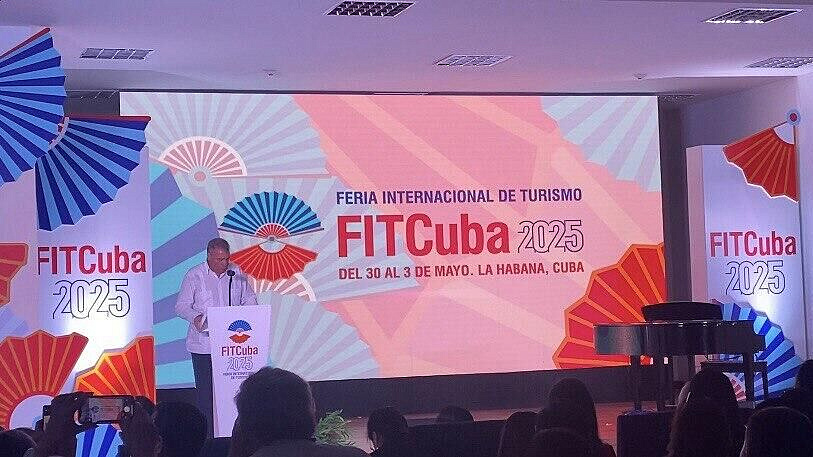 Власти Кубы планируют ввести повсеместную оплату картами "Мир"