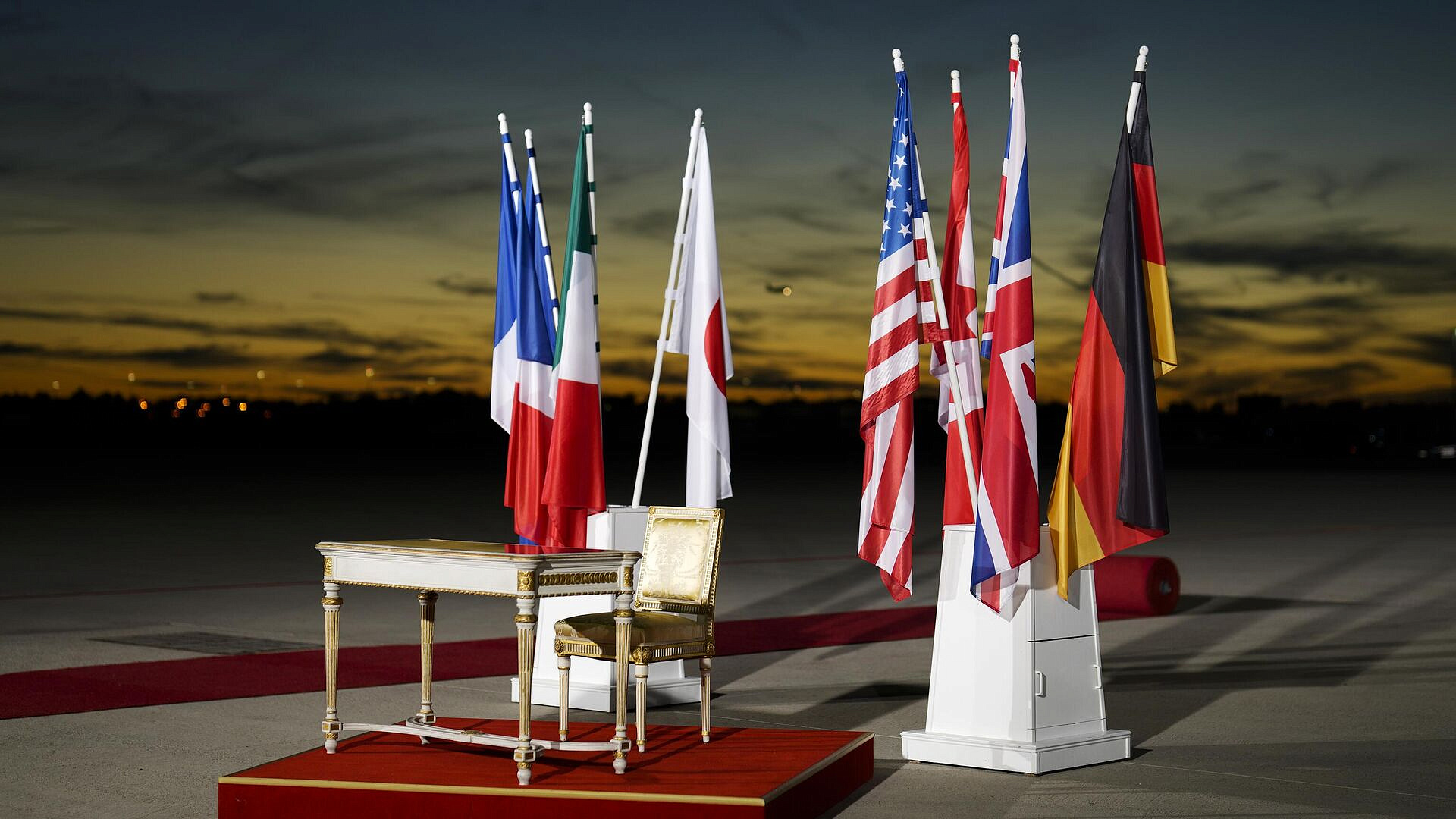 Страны G7 ведут переговоры о создании постоянного секретариата, пишут СМИ