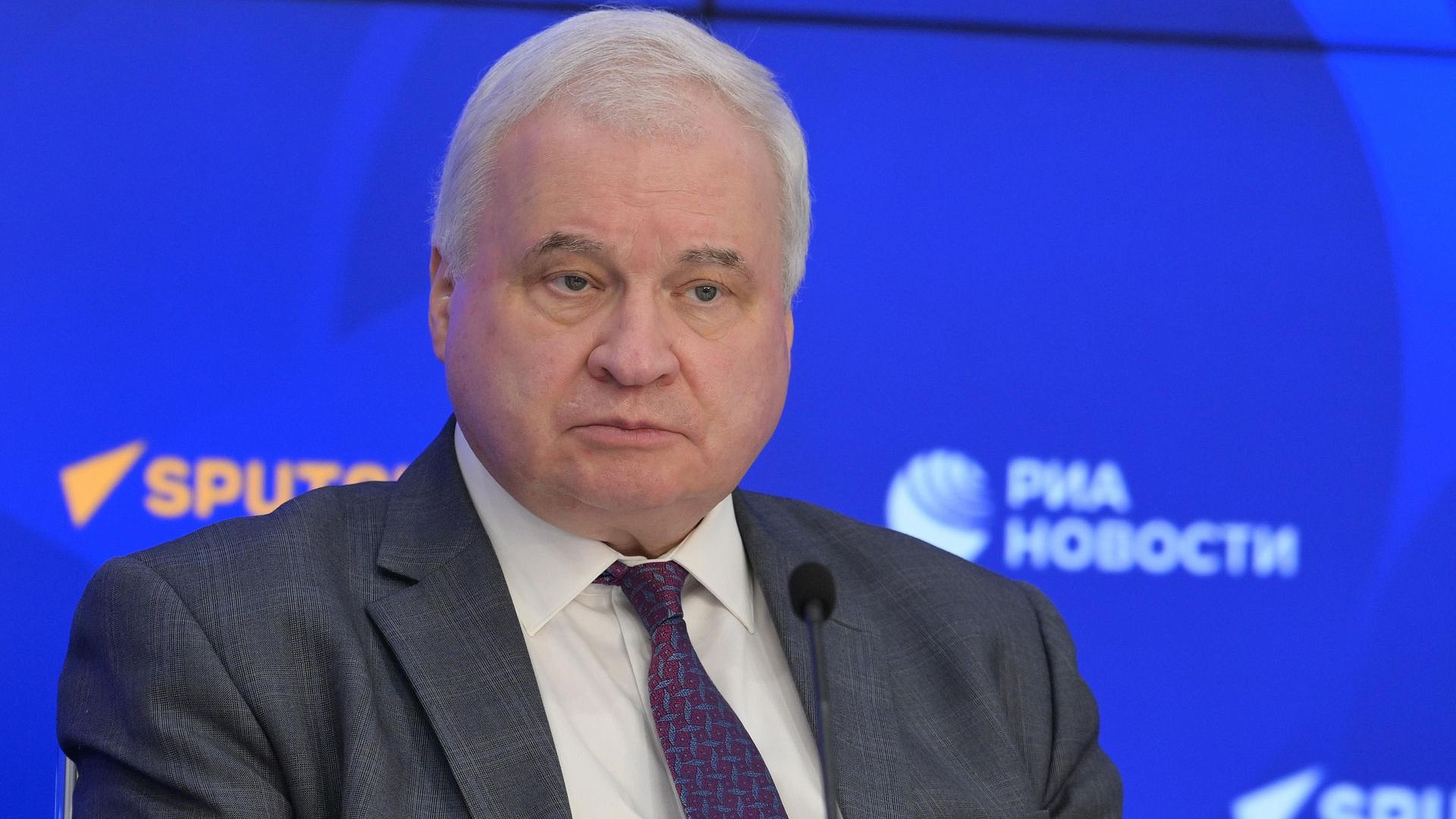 Денисов: регионам надо использовать форум "Ростки" для поиска партнеров