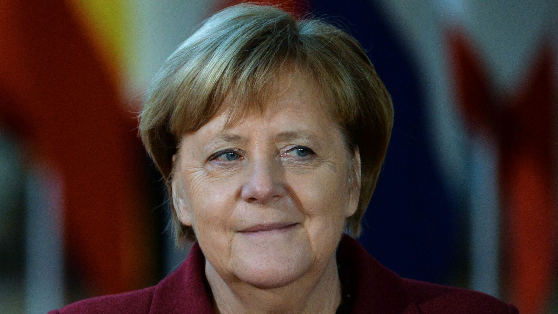 Пушков назвал Меркель слабым и недальновидным политиком