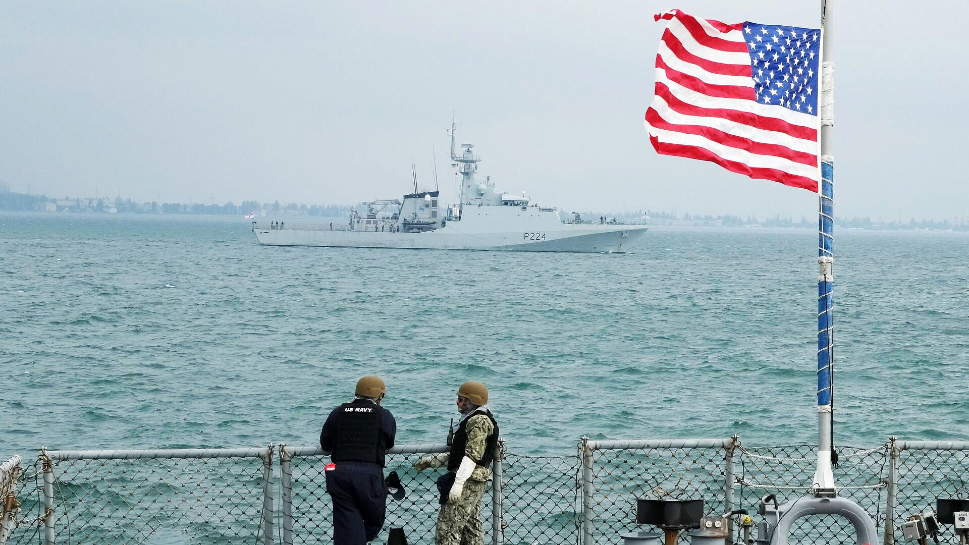 СМИ раскрыли, сколько моряков и морпехов США направляются на Ближний Восток