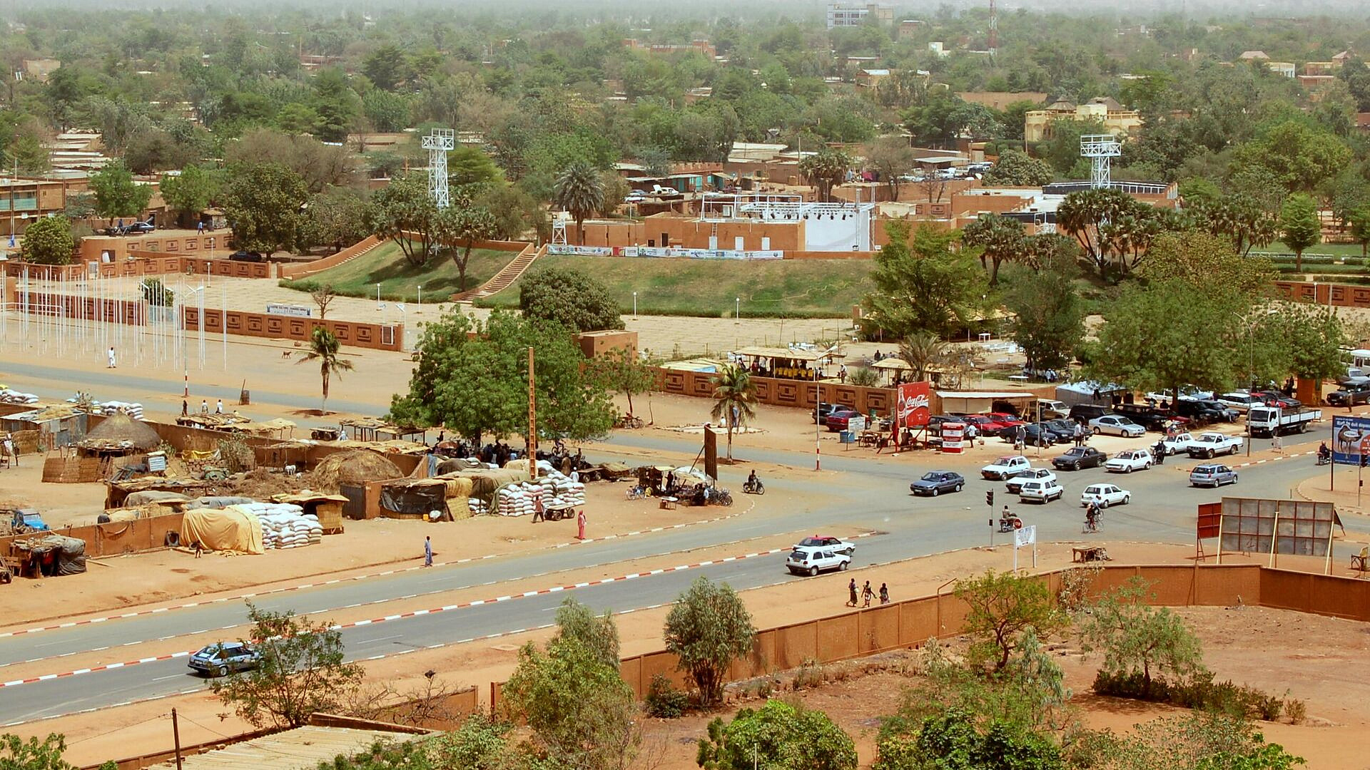 Президент Нигера рассказал об угрозах Франции в случае вывоза урана