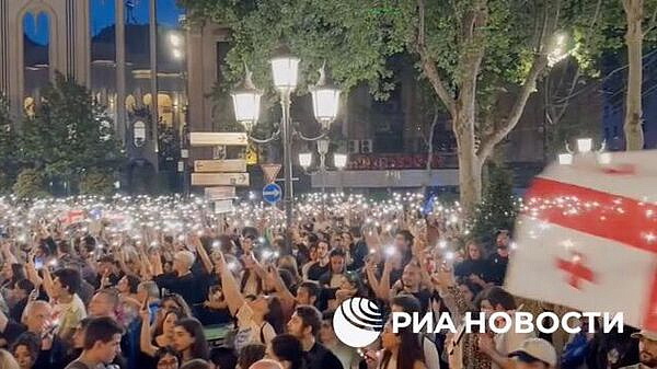 В Тбилиси началась акция протеста против закона об иноагентах