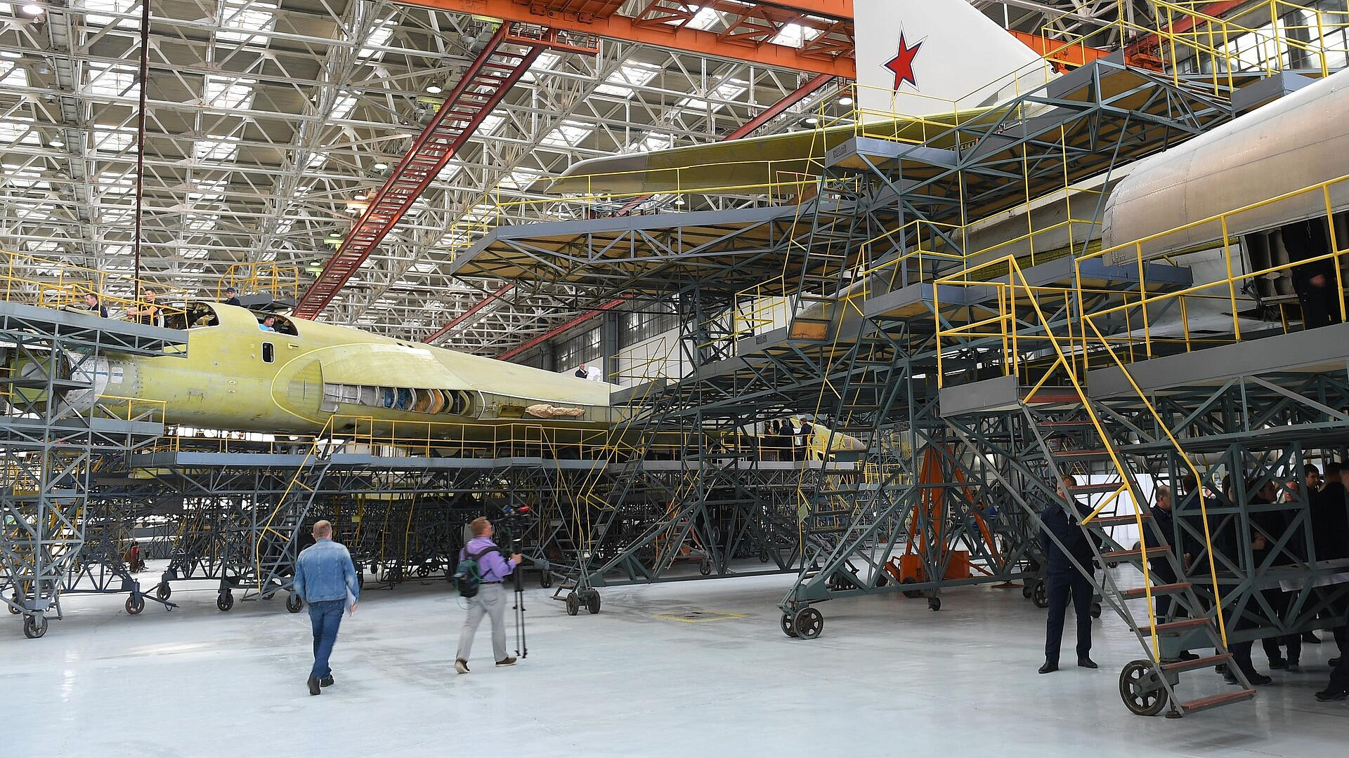 Путин приехал на Казанский авиационный завод имени Горбунова