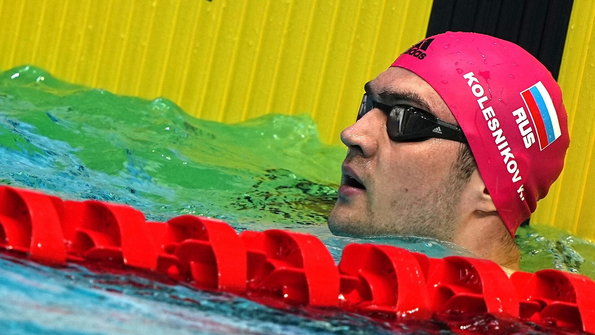 Колесников победил в плавании на 100 метров на спине на чемпионате России