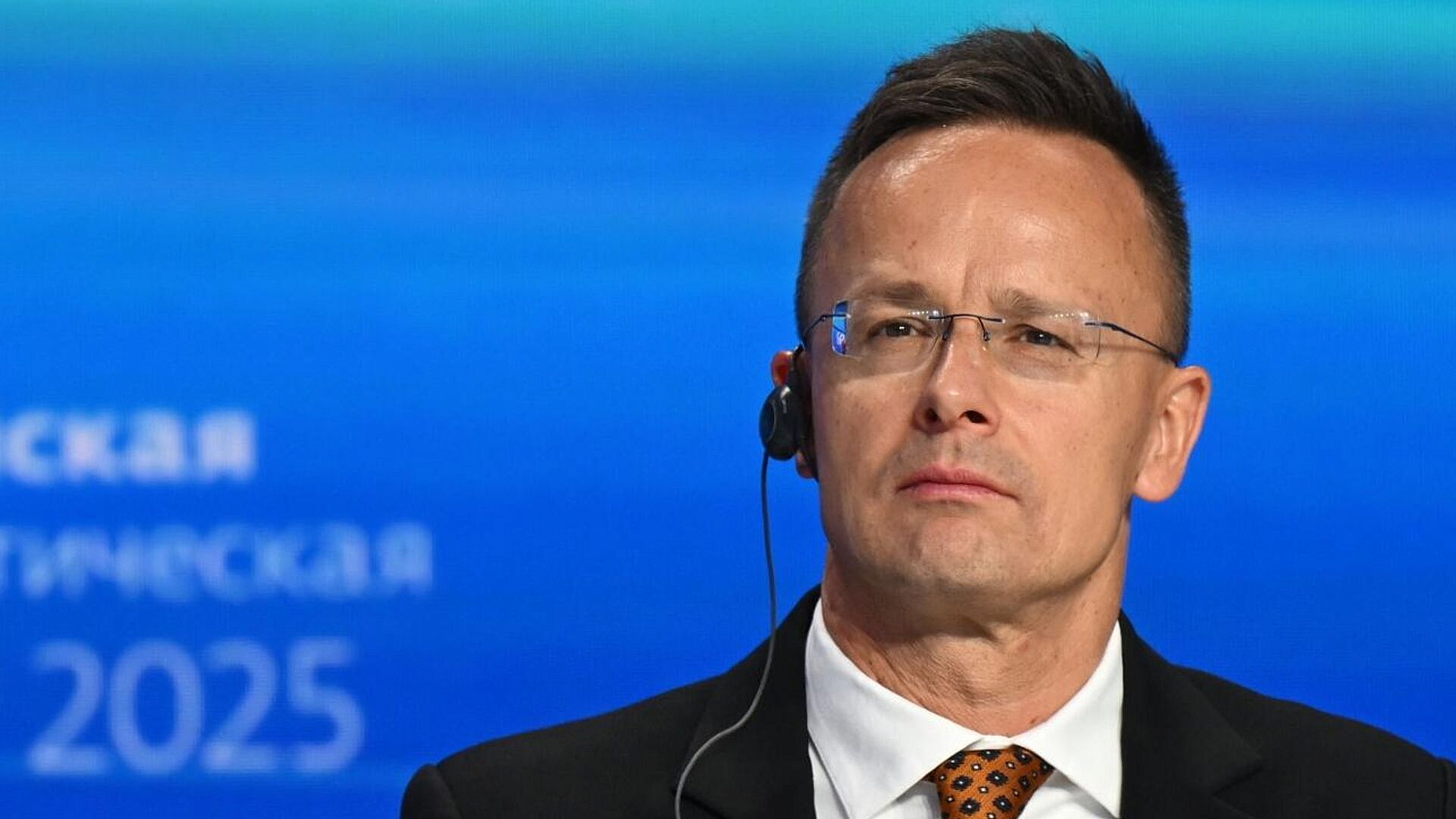 Зеленский будто хочет стать президентом Венгрии, заявил Сийярто