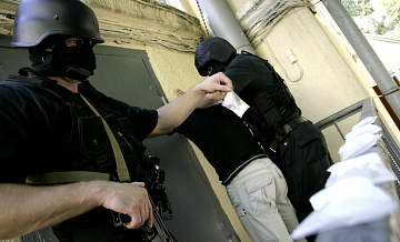 Две трети россиян уверены, что полиция подбрасывает наркотики