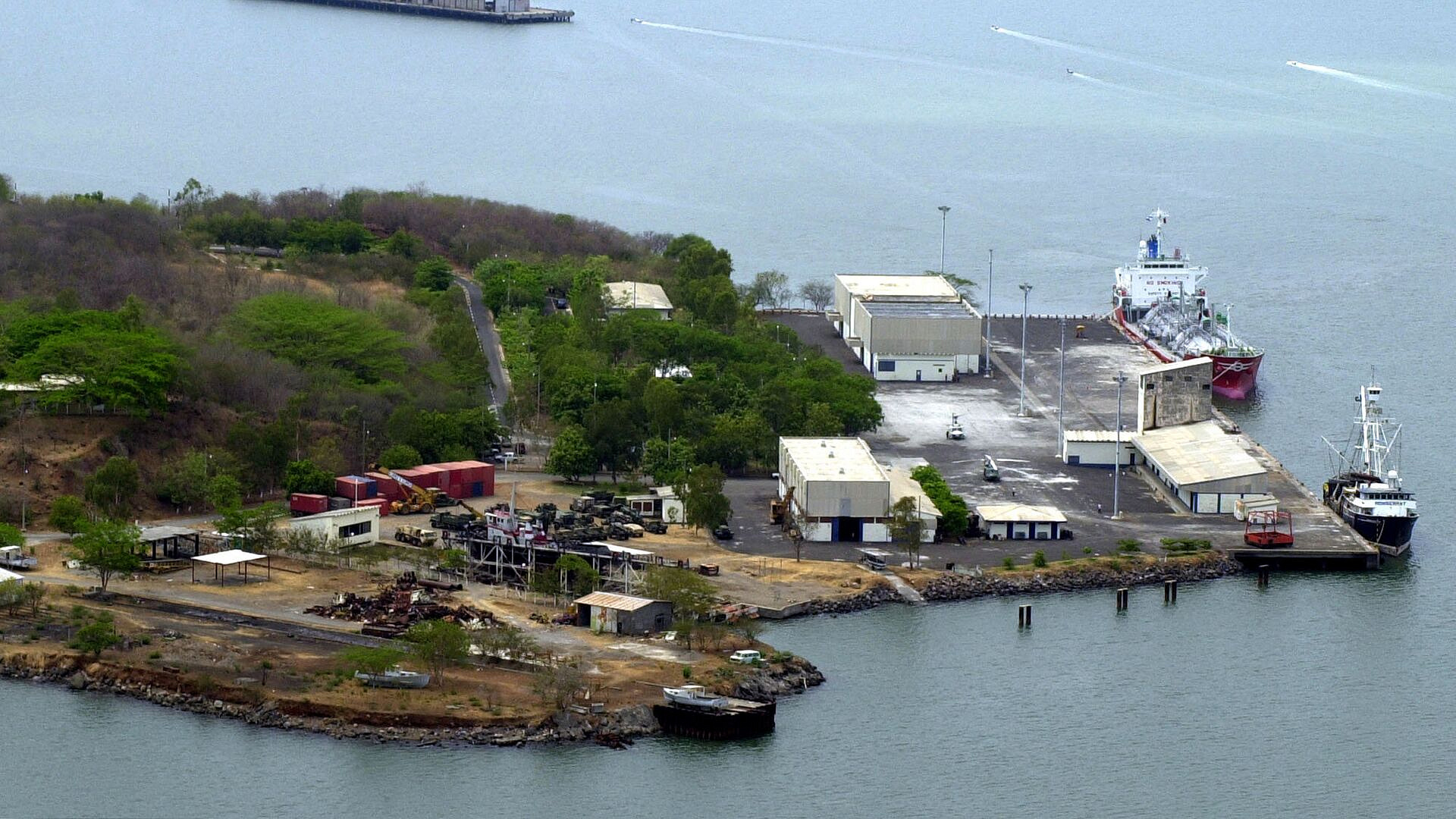 Флот Сальвадора перехватил судно с 1,7 тоннами кокаина