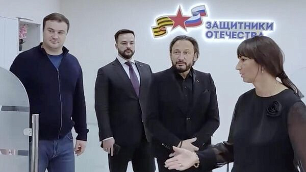 Хоценко и Стас Михайлов встретились с ветеранами СВО в Омске