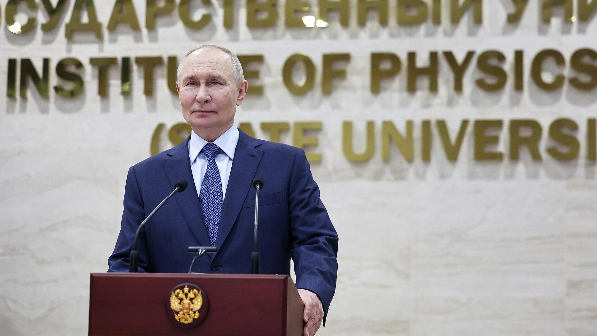 Путин дал поручения по трудоустройству россиян старше 50 лет