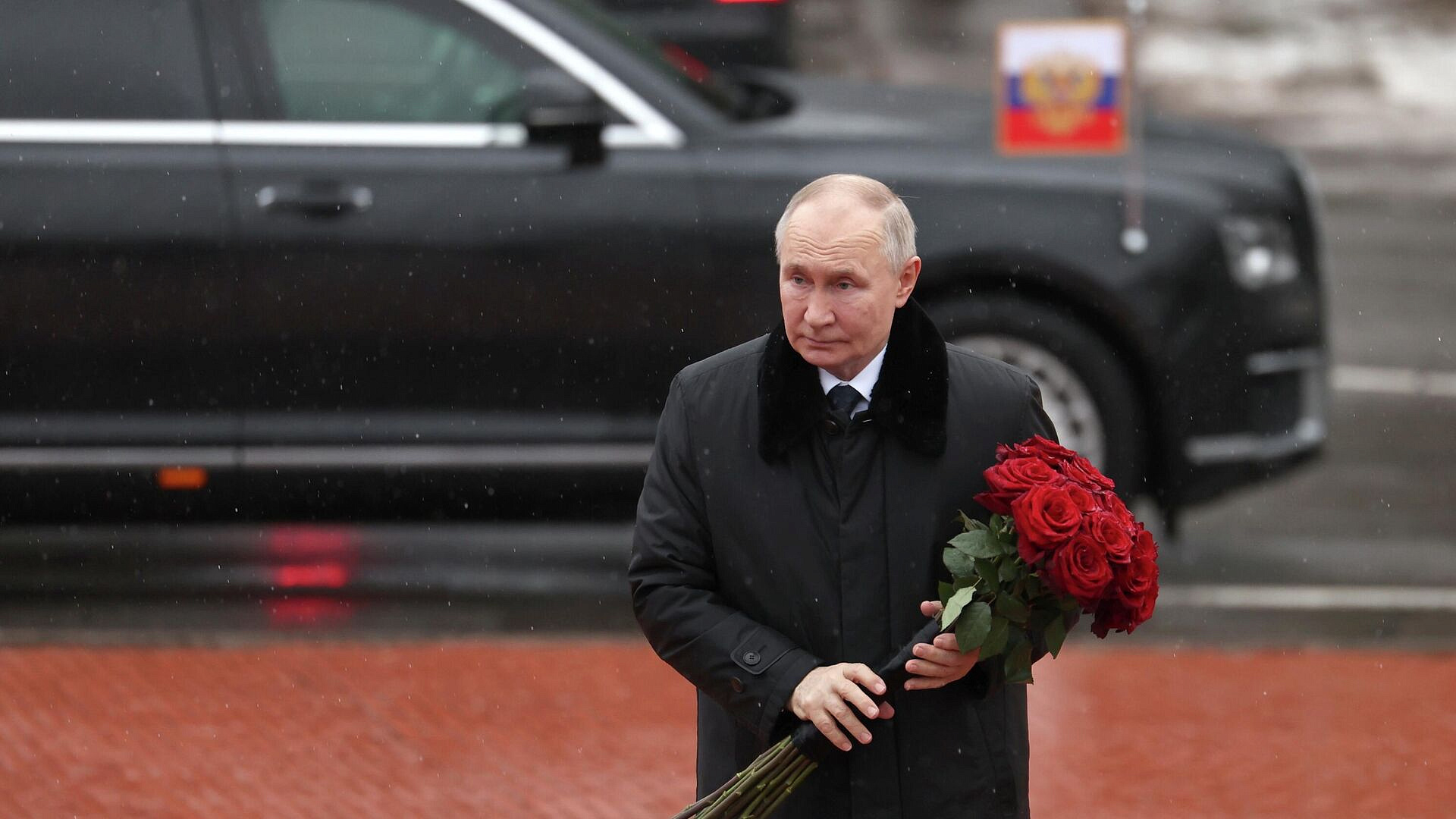 Путин возложил цветы к могиле брата, погибшего в блокадном Ленинграде