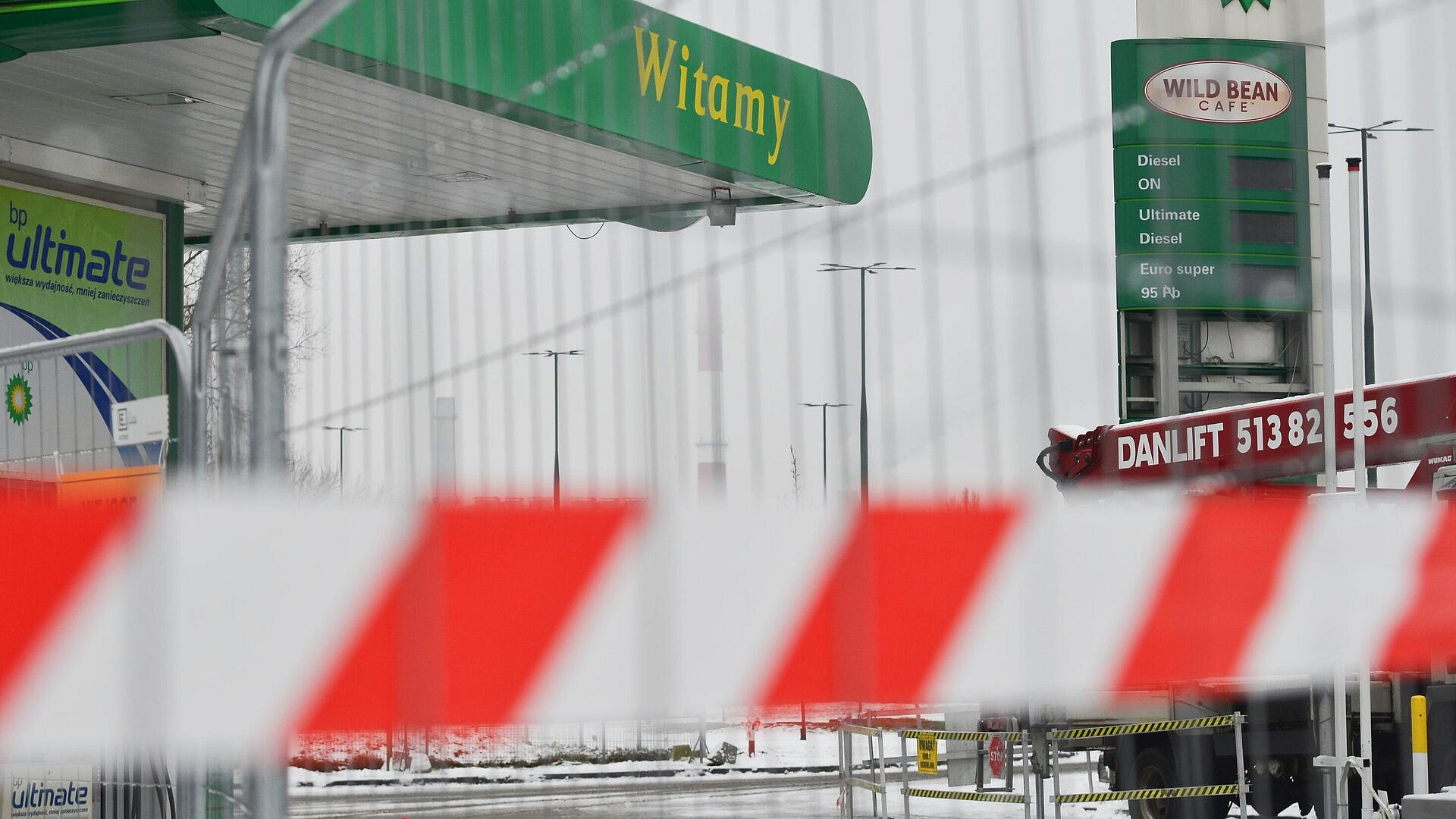 В Польше людей будут эвакуировать из-за обнаружения бомбы возле АЗС