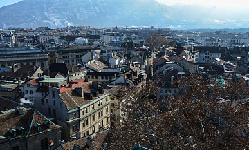 Делегация России прилетит в Женеву рано утром во вторник, сообщил источник