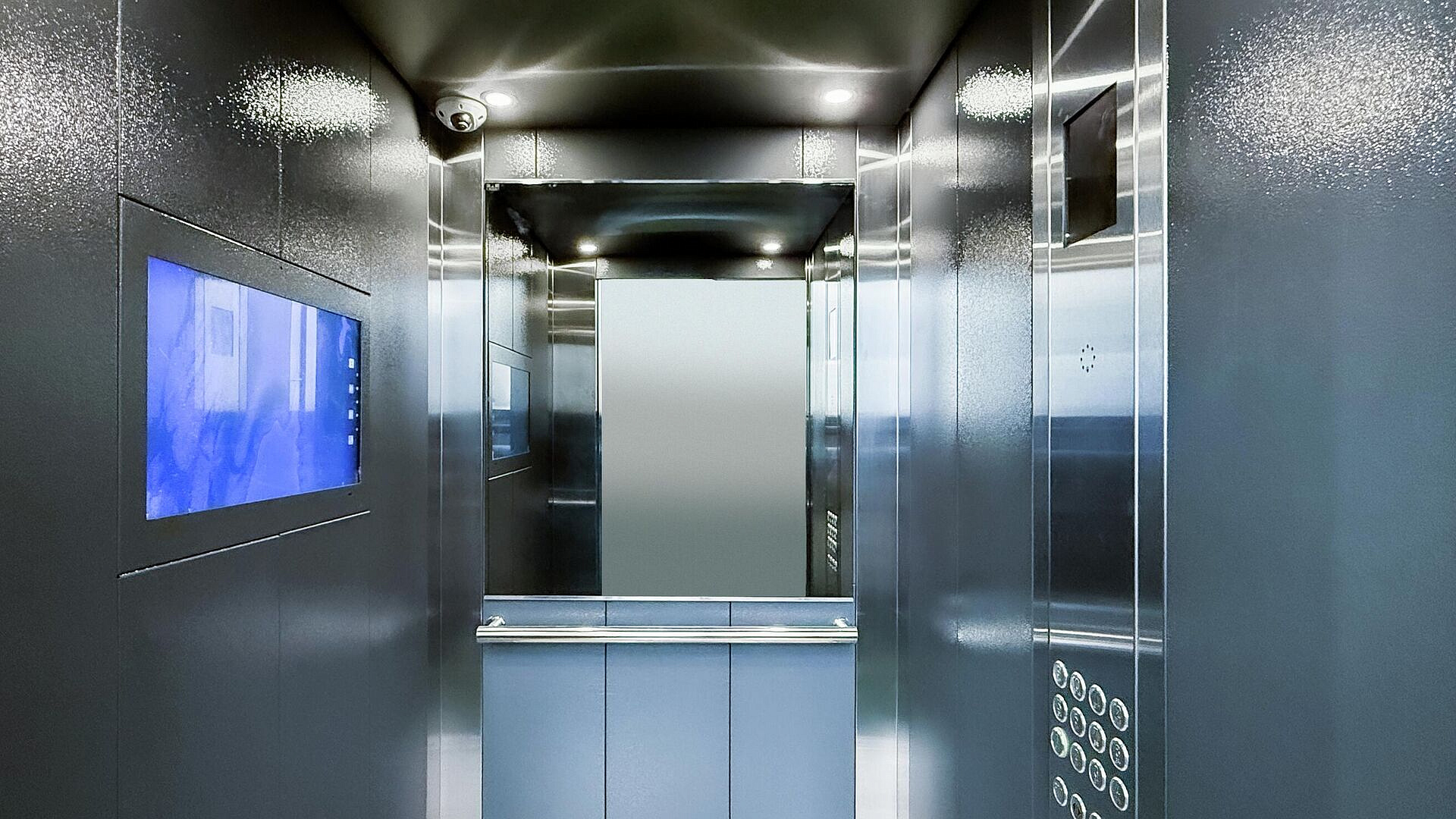 Гарбузов: КМЗ установит 46 лифтов в Брянской области