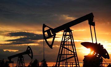 Цена на нефть может вырасти из-за ударов Ирана по Израилю, заявил эксперт