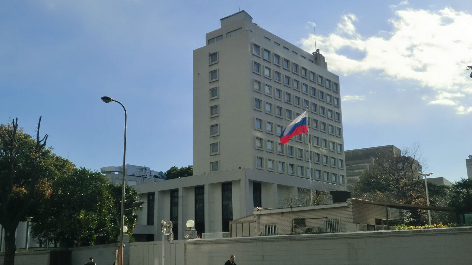 Японский парламентарий заявил о важности диалога с Россией
