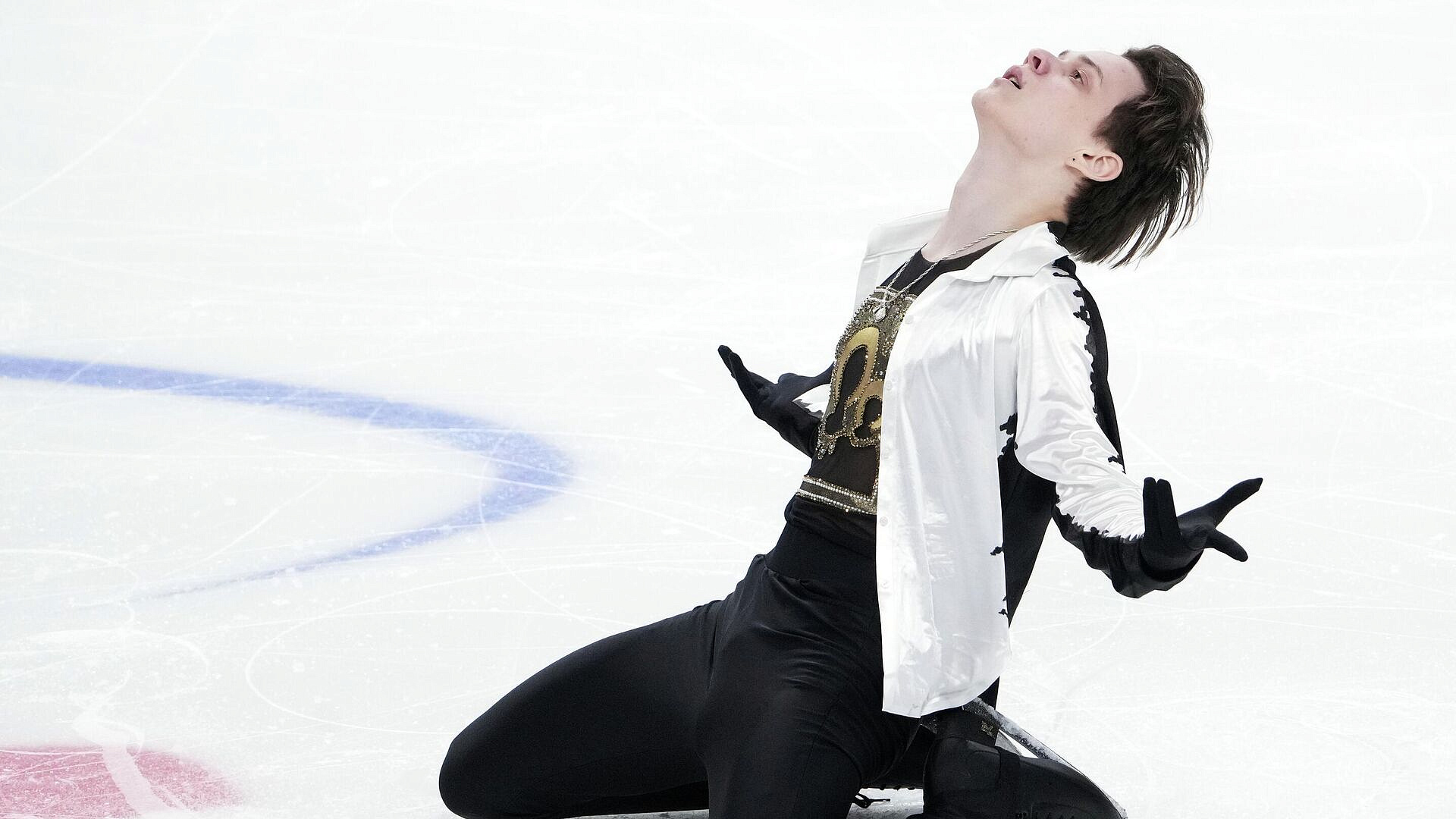 "Категорически против": Ягудин осудил фигуриста за икону на костюме