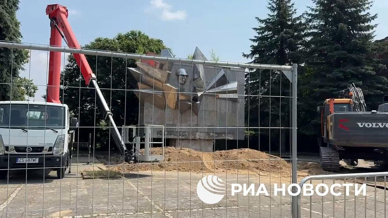 Ямпольская о сносе памятника в Польше: не осталось ни Бога, ни чести