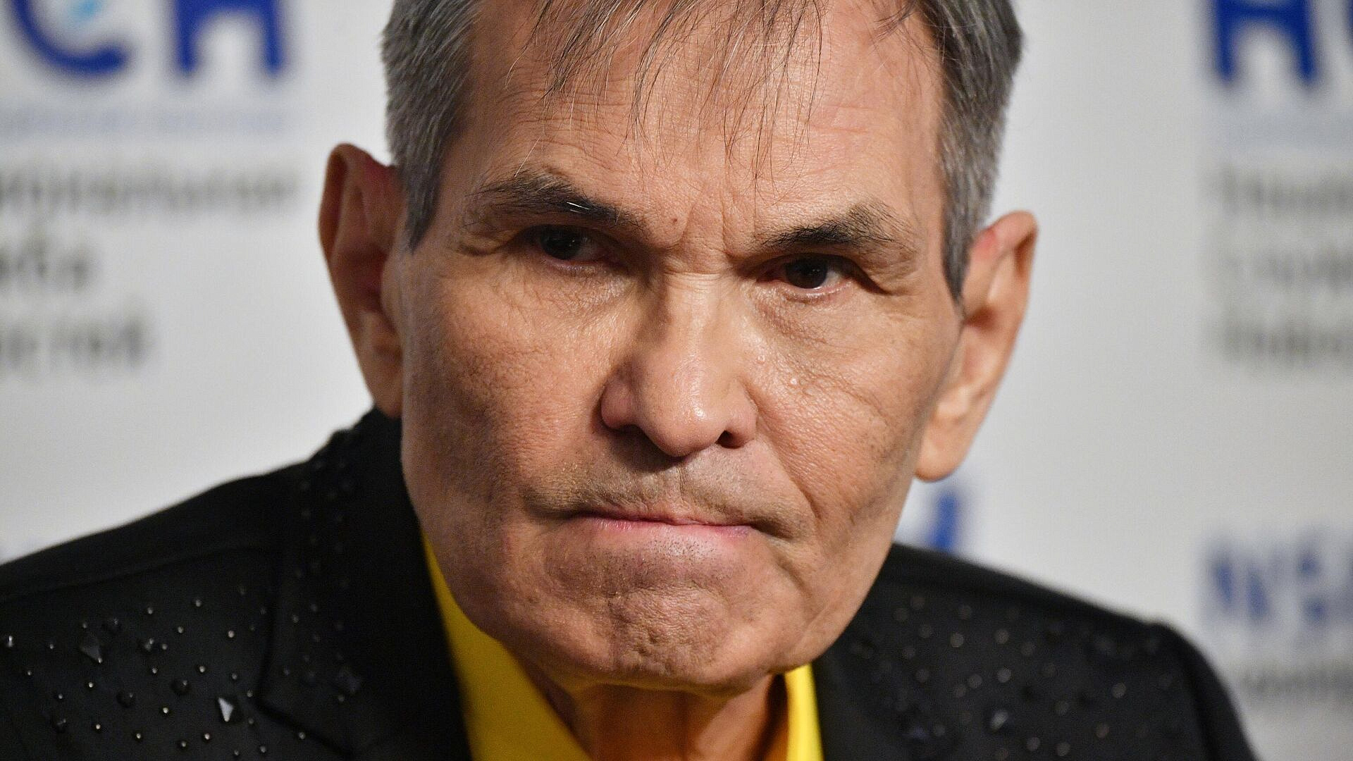 Бари Алибасов попал в больницу