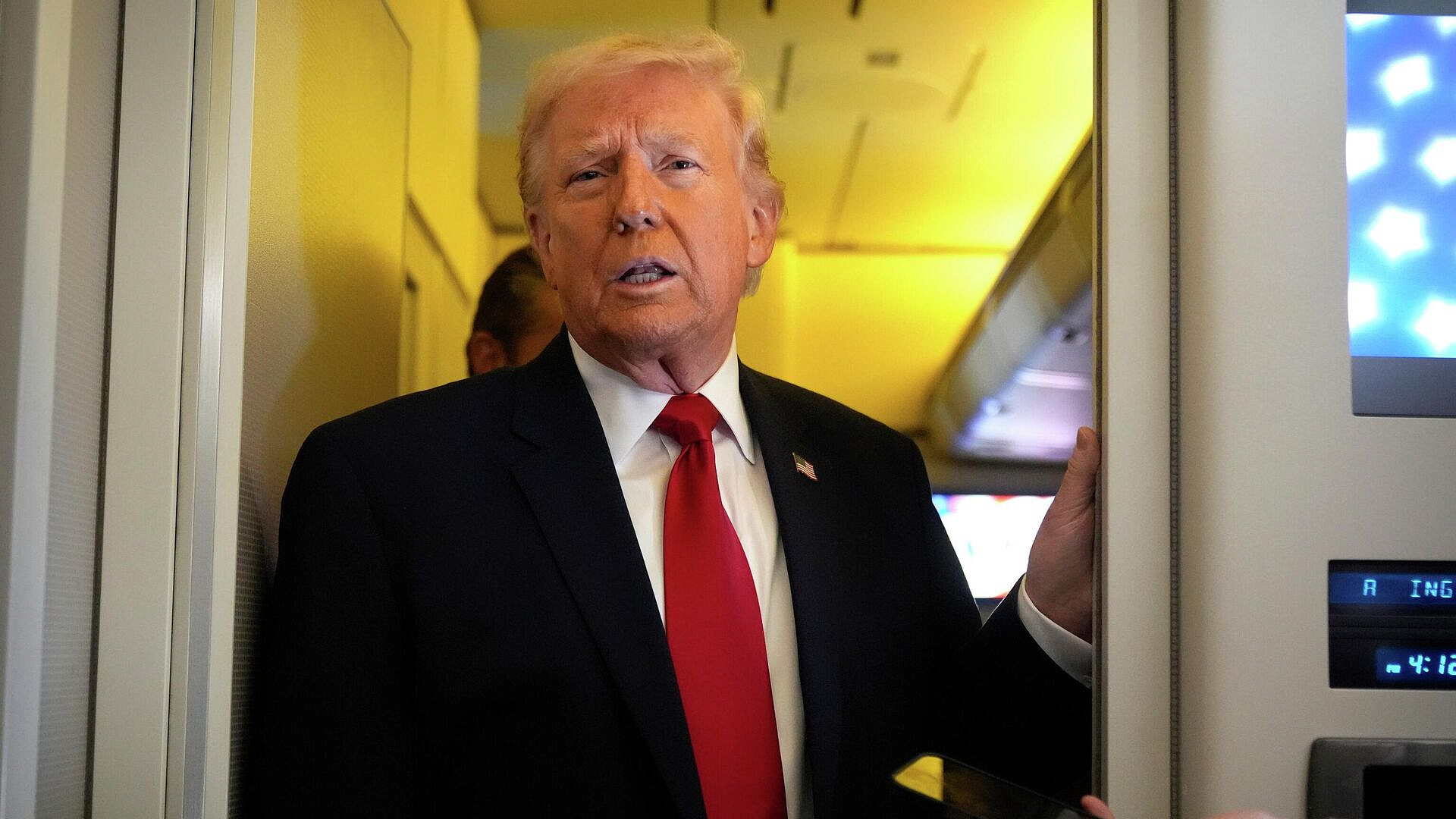 Трамп снял санкции на нефть ряда стран