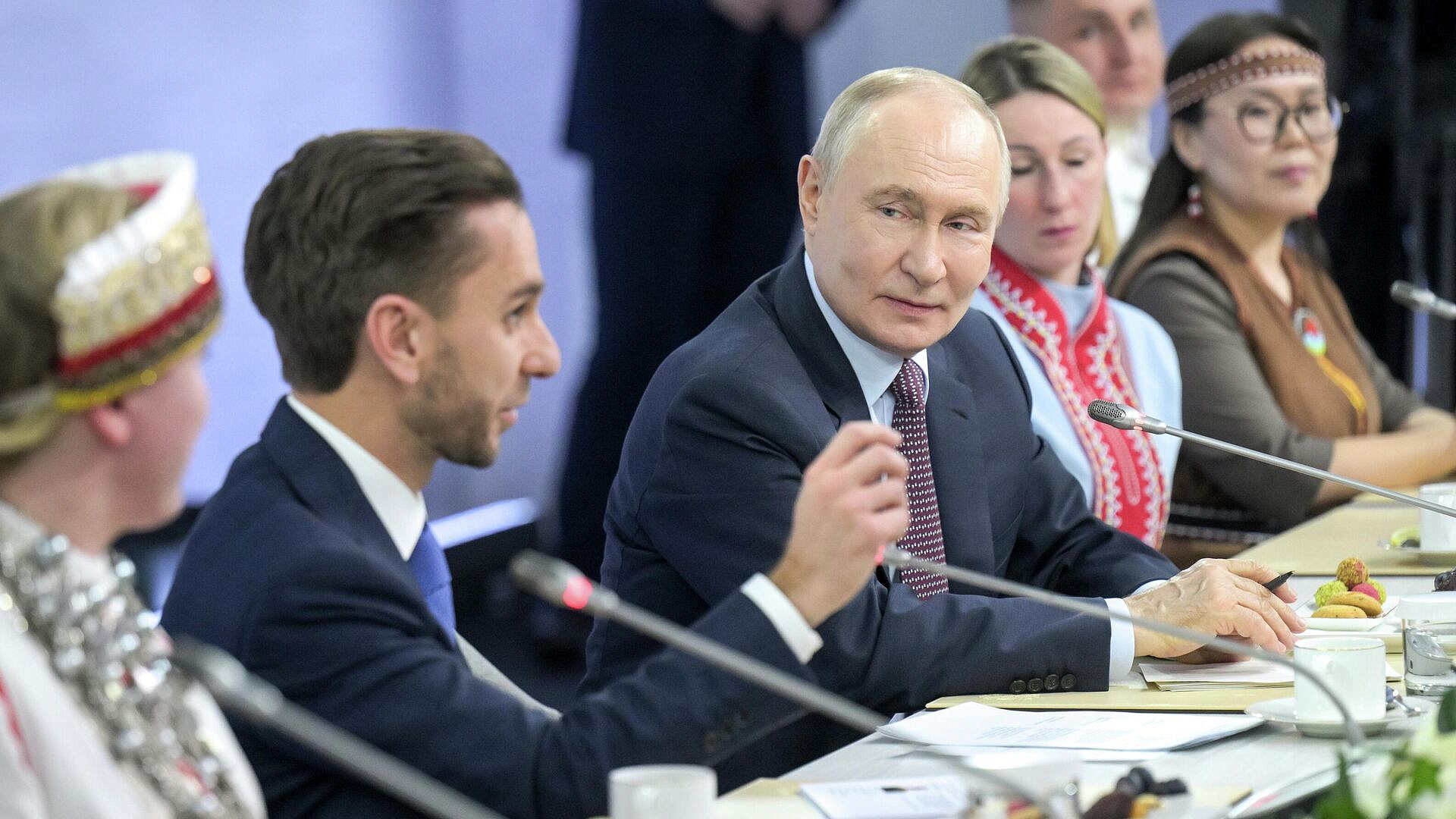 Путину рассказали о национальной кухне коренного народа Сету