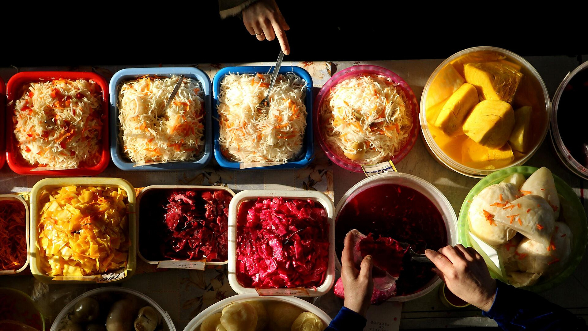 Врач назвала продукты, полезные для микробиоты кишечника