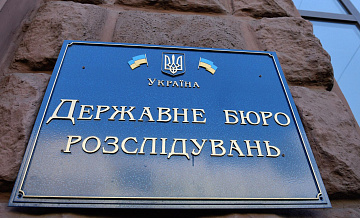 На Украине офицер поставил солдат на колени и избил одного из них