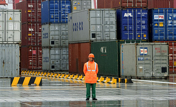 Компании из России выиграют от антикитайских пошлин США, считает эксперт