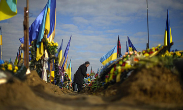 Во Львове закончились места на военном кладбище, пишет Times