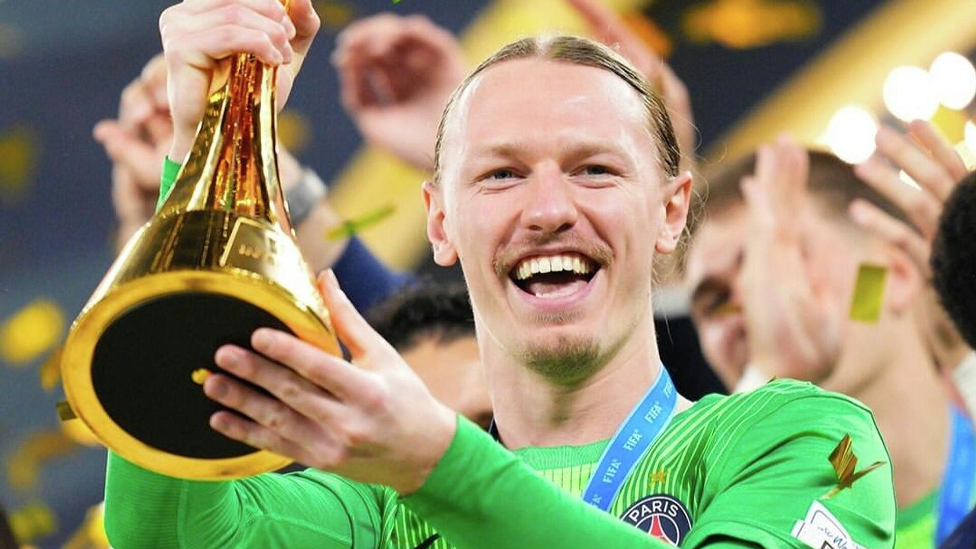 Сафонов надеется снова стать чемпионом Франции с "ПСЖ"