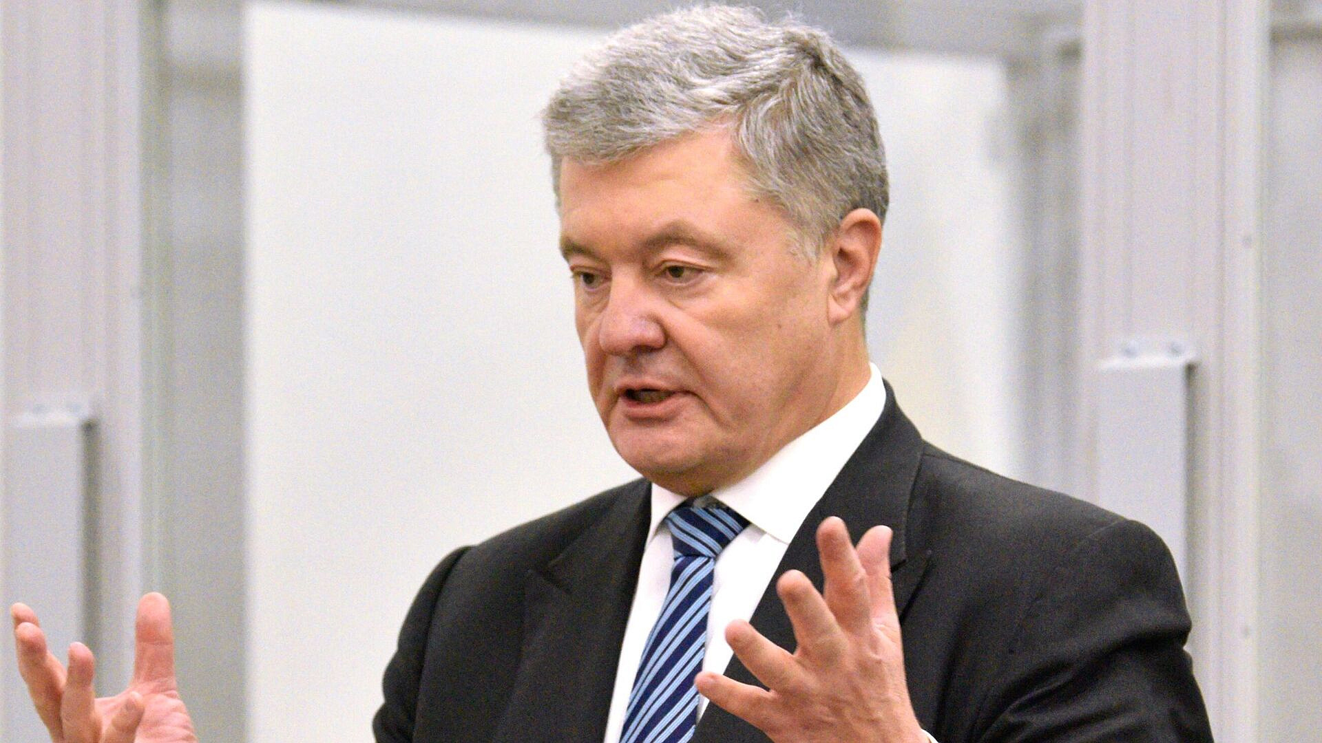 Порошенко* обвинил Зеленского в стремлении к диктатуре