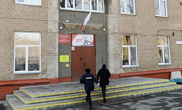 В Челябинске возобновились занятия в школе после нападения ученика