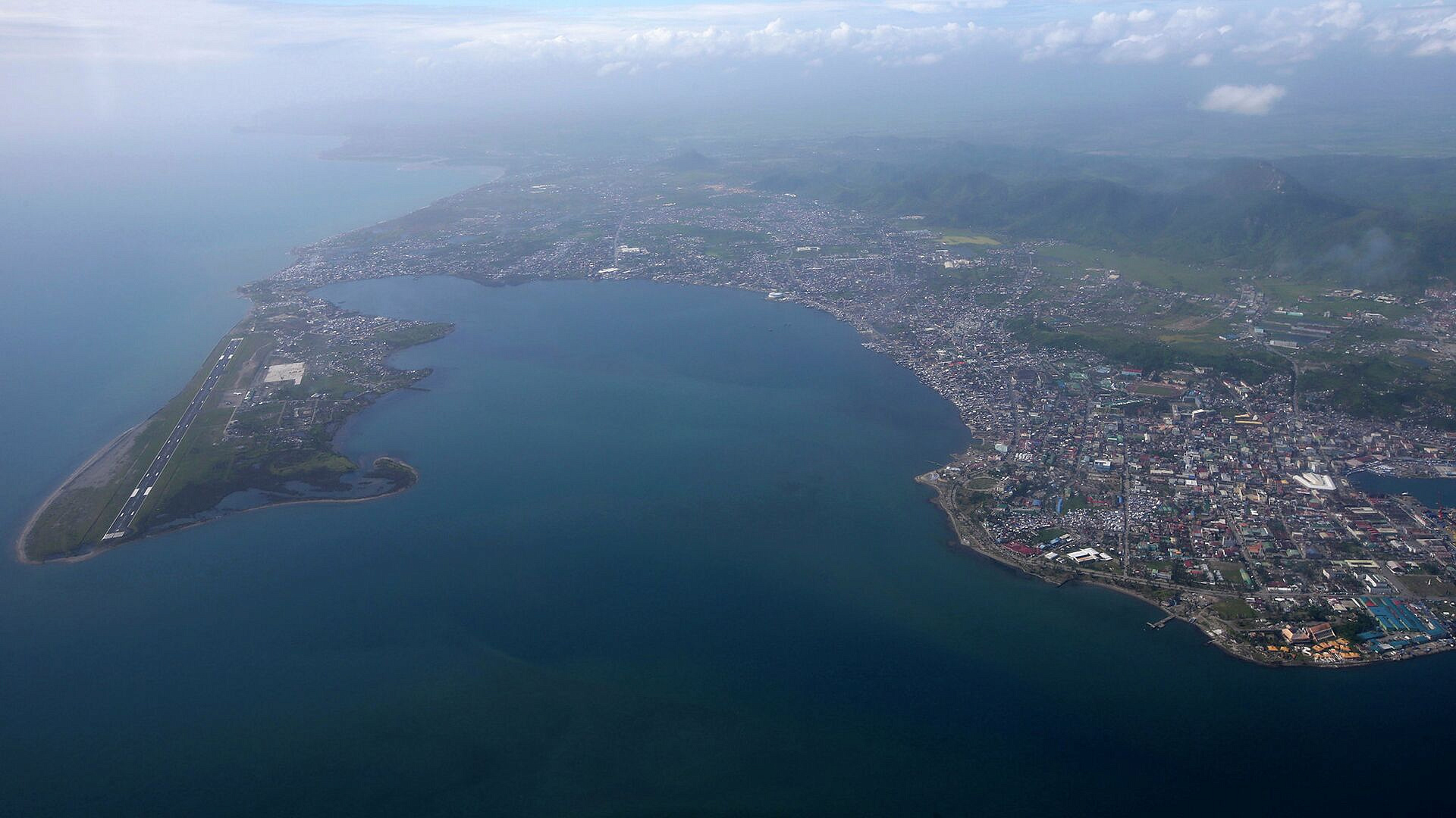 В посольстве рассказали о возвращении тела погибшего туриста в Россию