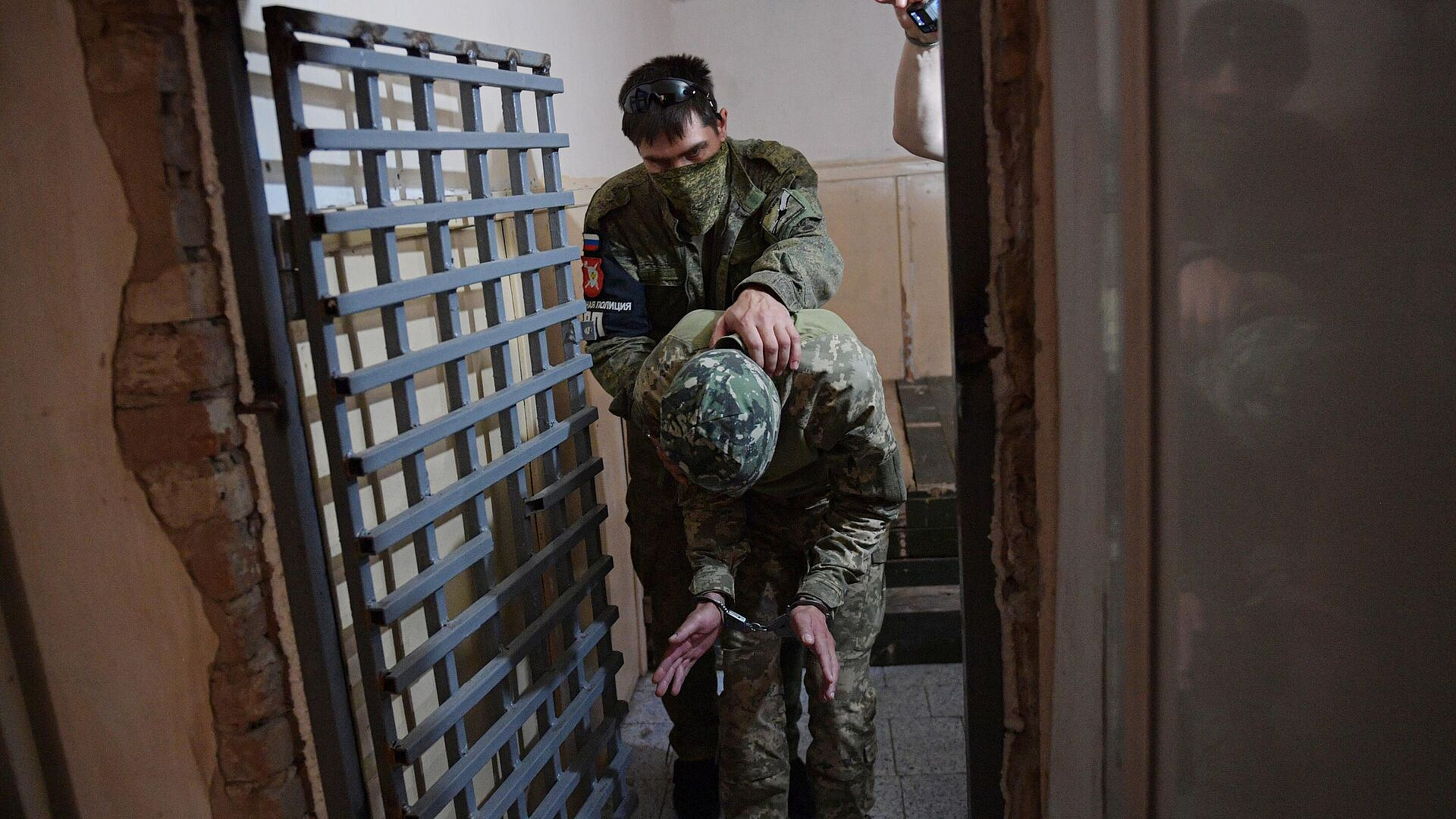 Раненых ВСУ не эвакуируют в зоне 20 километров от фронта, признался пленный