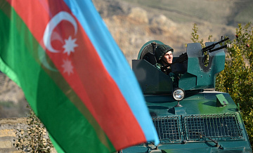 Двух сотрудников посольства России эвакуировали из Ирана через Азербайджан