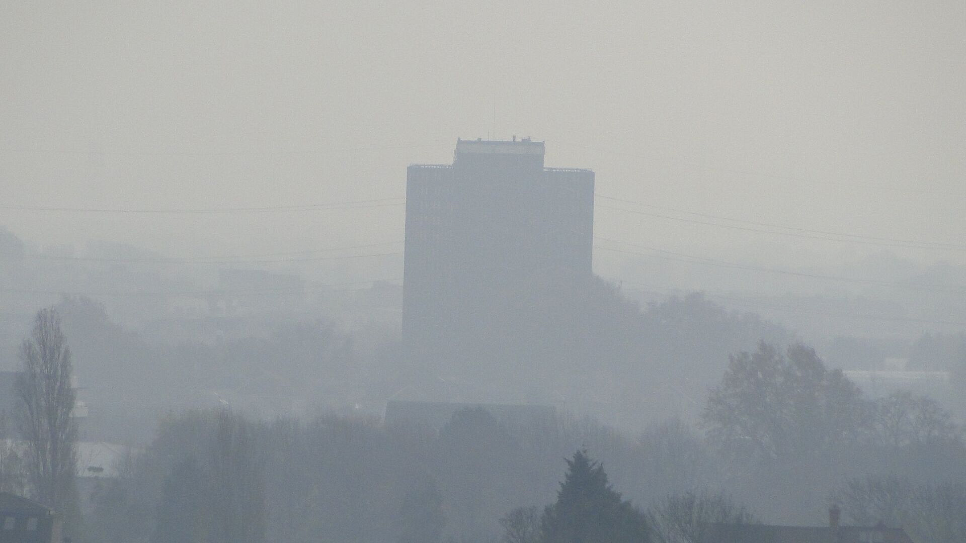 Туман в Лондоне третий день подряд приводит к отмене авиарейсов
